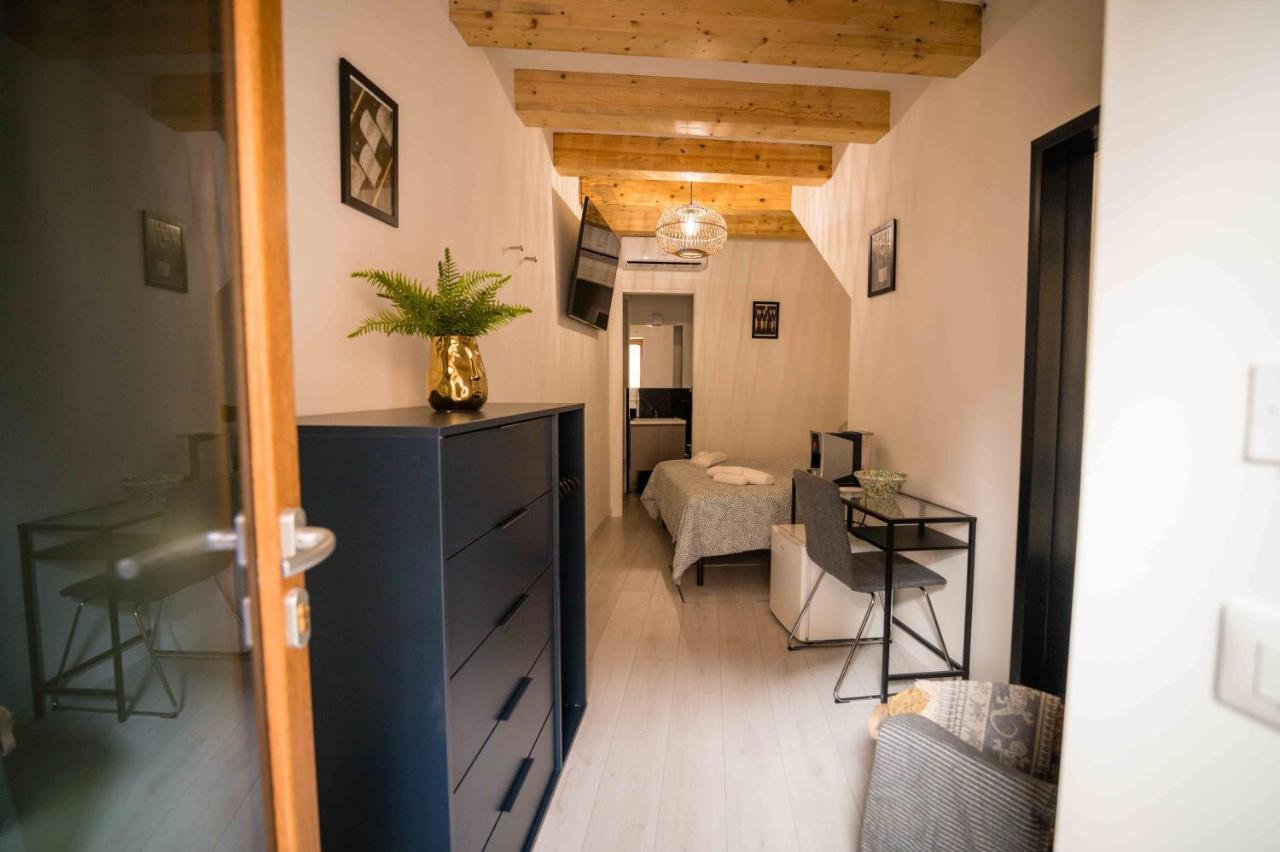 The Wine Room Castelbuono  Exterior photo
